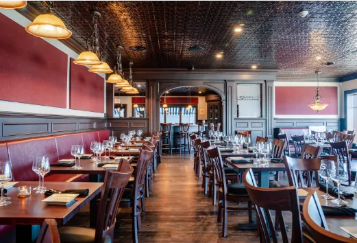 sinners_steakhouse_dinner_area_optimized_123131